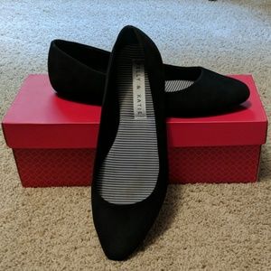 Kelly & Katie black flats